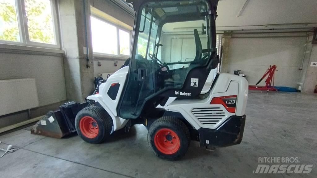 Bobcat L 23 لوادر صغيرة