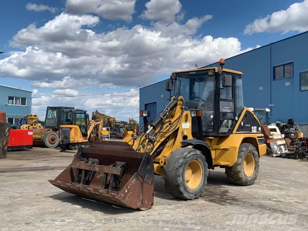 CAT 908 لوادر بعجل