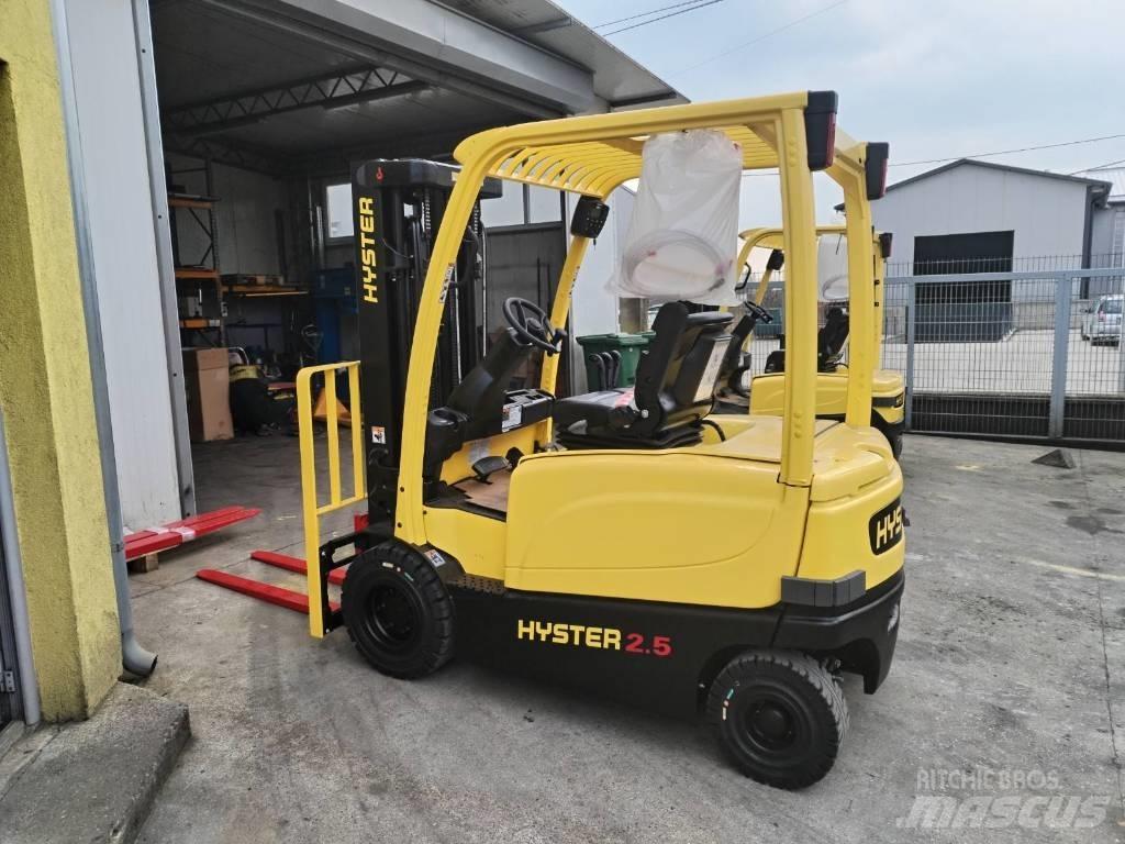 Hyster J 2.5 XN شاحنات ذات رافعات شوكية تعمل بالكهرباء
