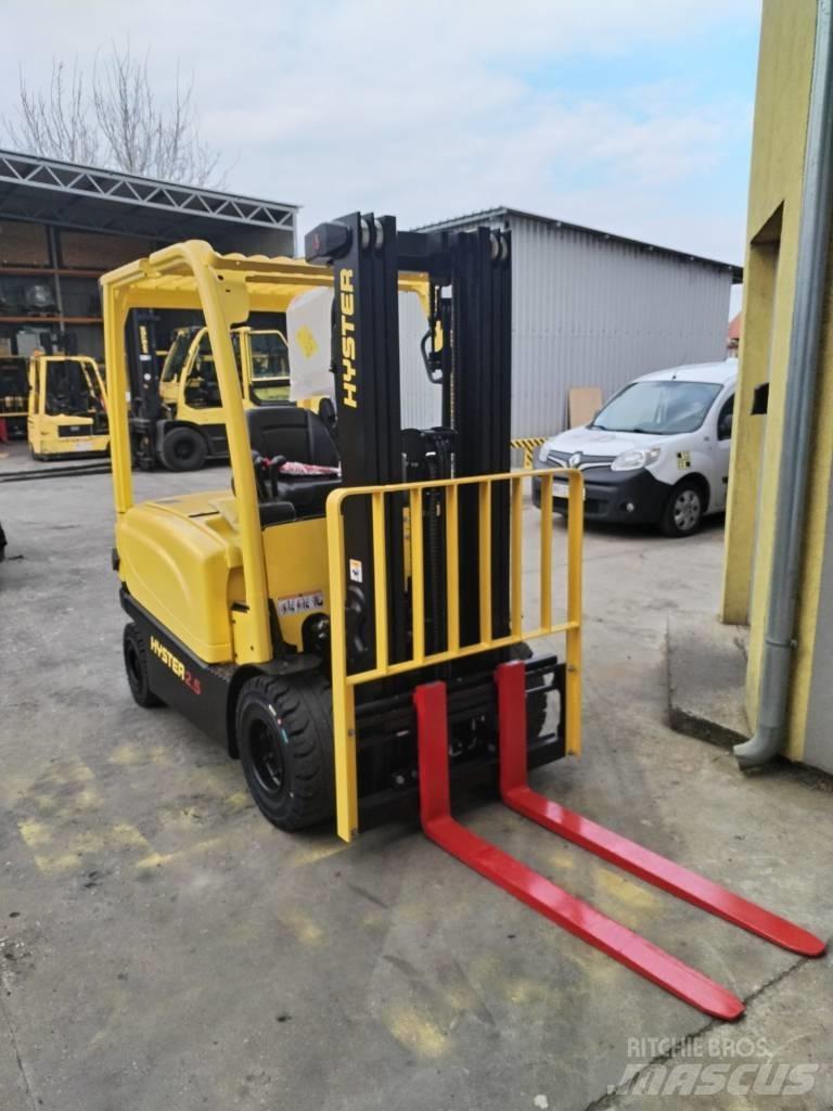 Hyster J 2.5 XN شاحنات ذات رافعات شوكية تعمل بالكهرباء