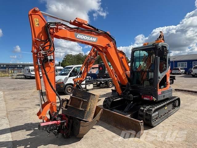 Doosan DX 62 R-3 حفارات صغيرة أقل من 7 طن (حفارات صغيرة)