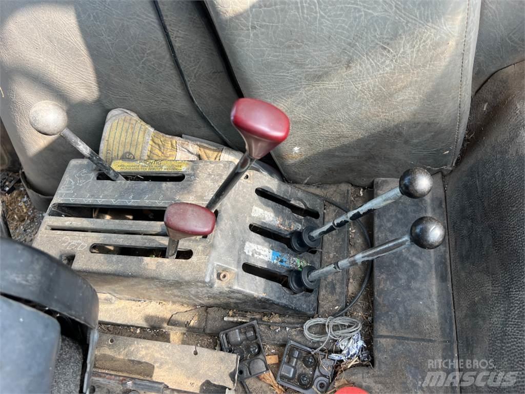 Case IH 1455 الجرارات
