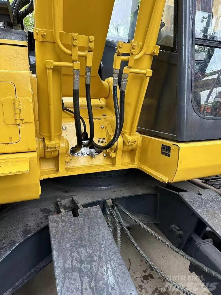 Komatsu PC 128US-2EO حفارات زحافة