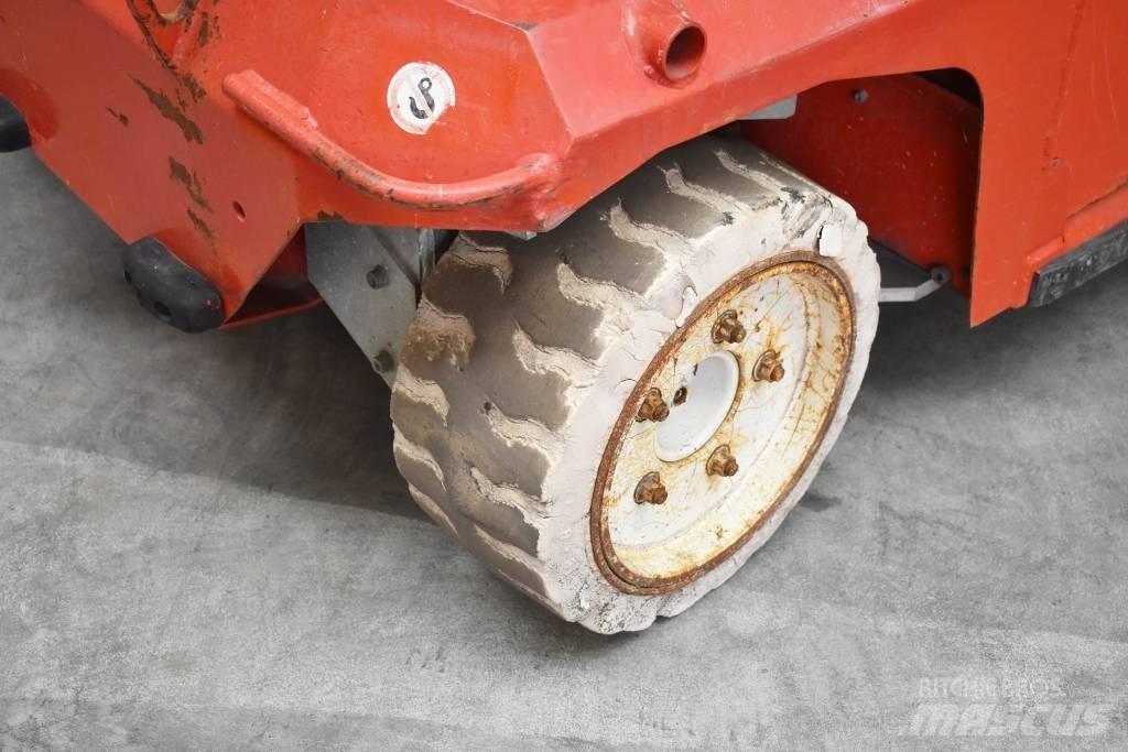 PB Lift S171-12E رافعات مقصية الشكل