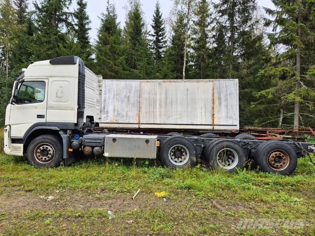 Volvo FM 420 شاحنات بمقصورة وهيكل