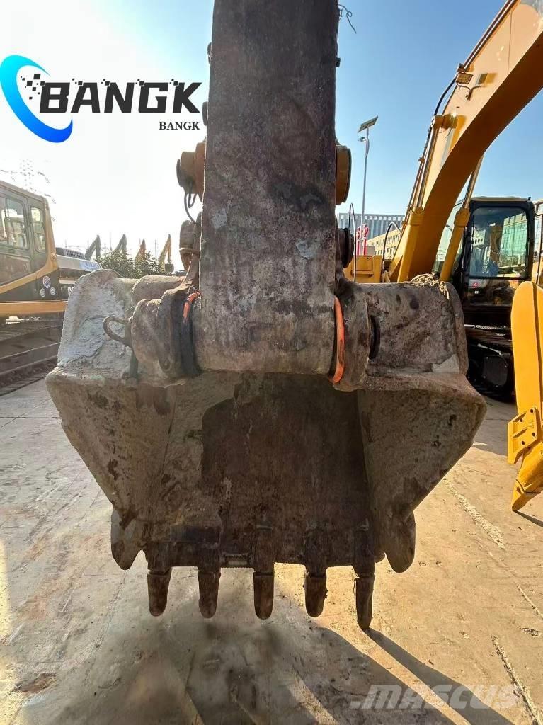 CAT 320 C حفارات زحافة