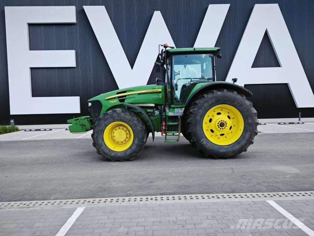 John Deere 7930 الجرارات