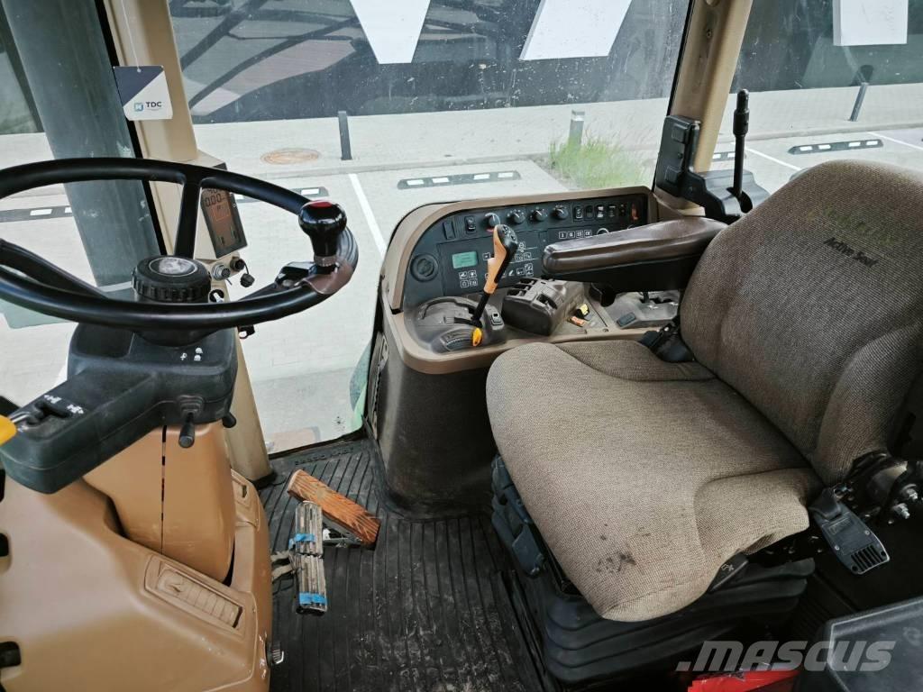 John Deere 7930 الجرارات