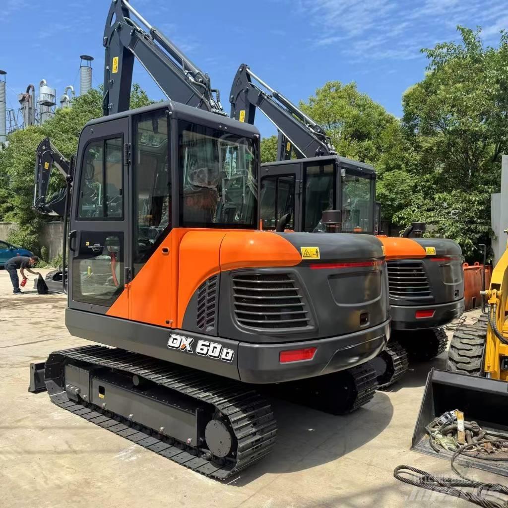 Doosan DX 60 حفارات زحافة