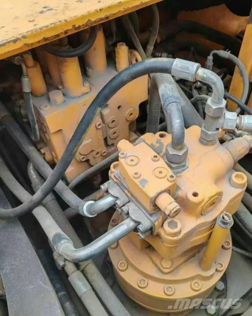 Sany SY 215 C حفارات زحافة