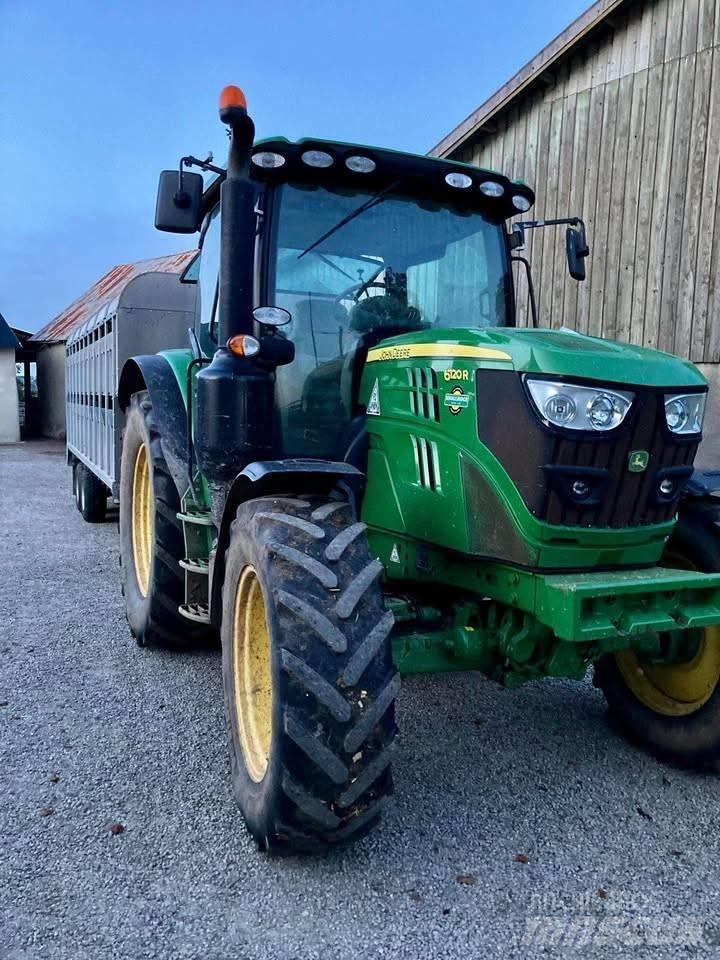 John Deere 6120 R الجرارات