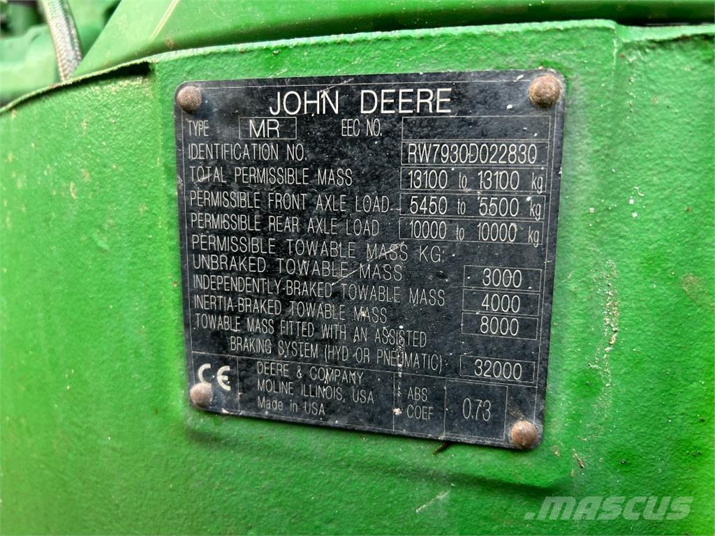 John Deere 7930 الجرارات