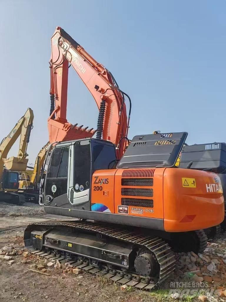 Hitachi 200-3 حفارات زحافة