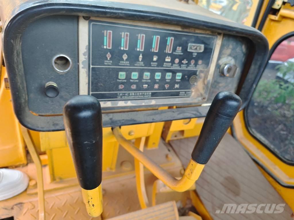 CAT D 7 G بلدوزرات مجنزرة
