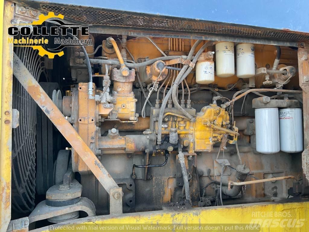 Komatsu WA 600-1 لوادر بعجل