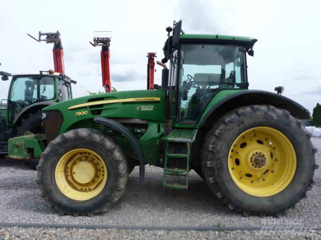 John Deere 7930 الجرارات