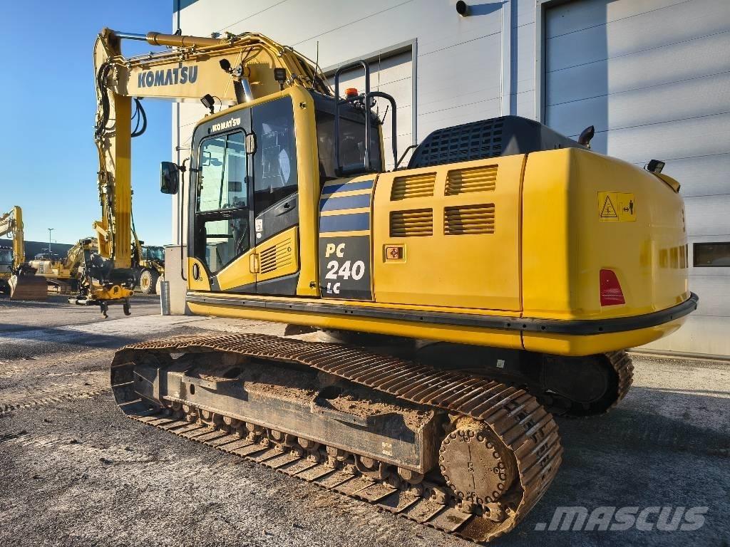 Komatsu PC 240 LC-10 حفارات زحافة