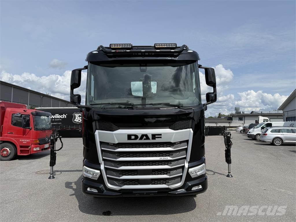 DAF XF 530 FAW 8X4 شاحنات الرافعات