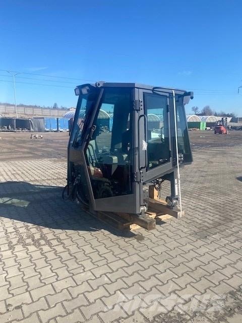 CASE D 1650 NEW CAB كابينة والداخلية