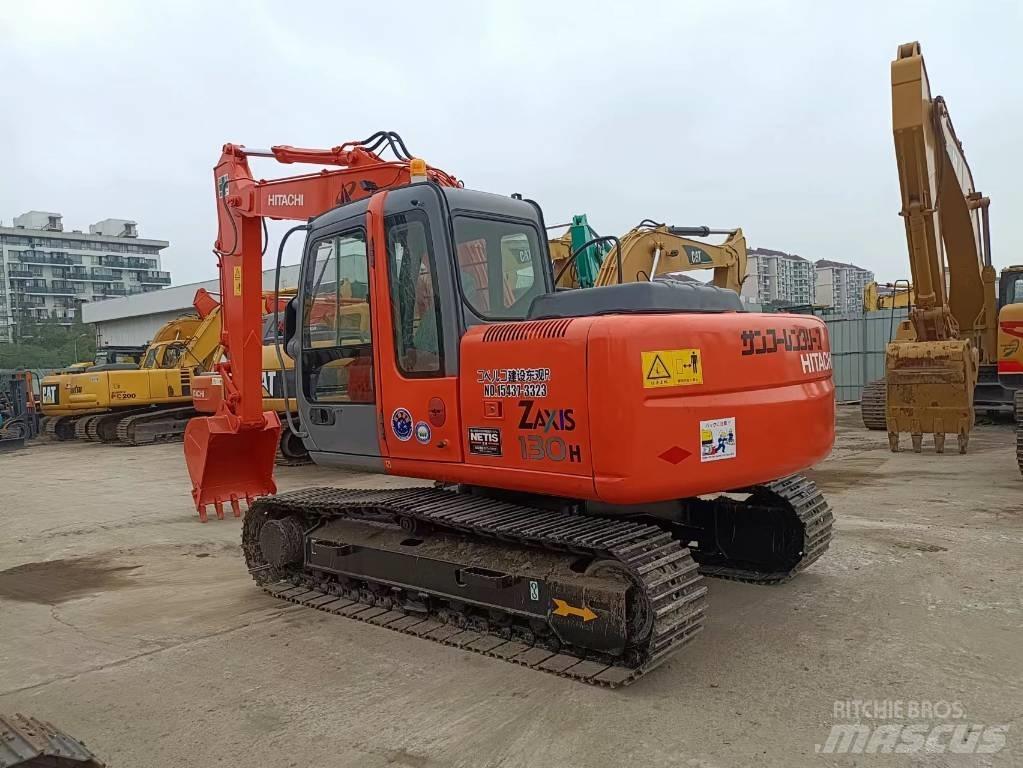 Hitachi zx130 حفارات زحافة