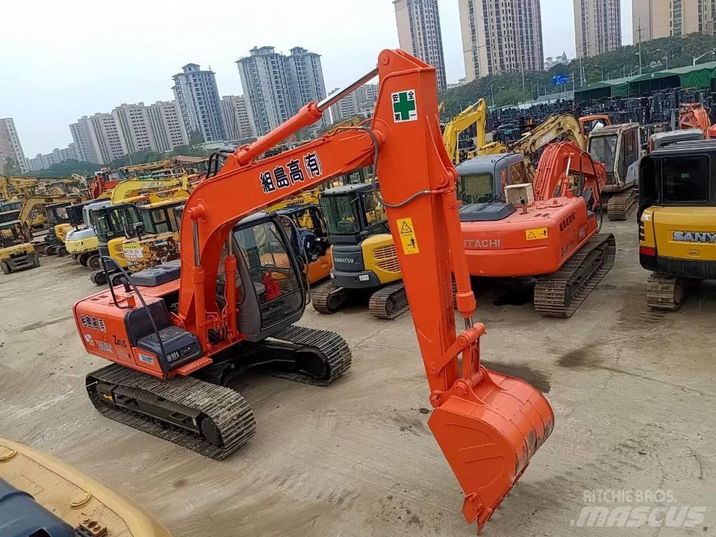 Hitachi zx130 حفارات زحافة