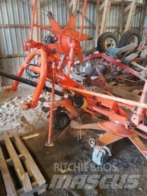 Kuhn GF 5001 مكابس وميبسات التبن