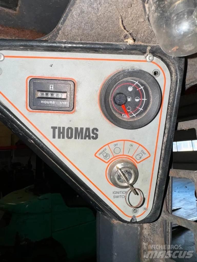 Thomas T153 لوادر انزلاقية التوجيه