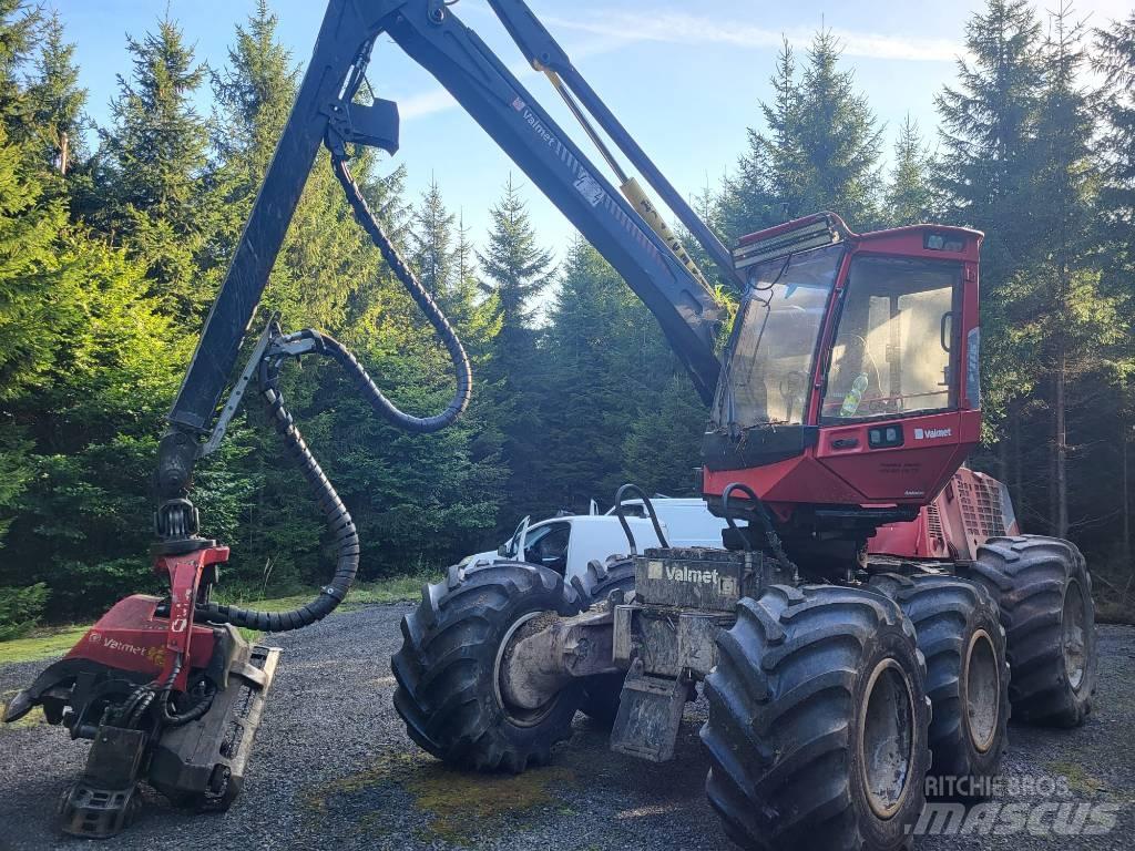 Komatsu 911.4 حصادات