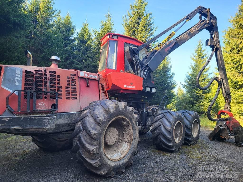 Komatsu 911.4 حصادات