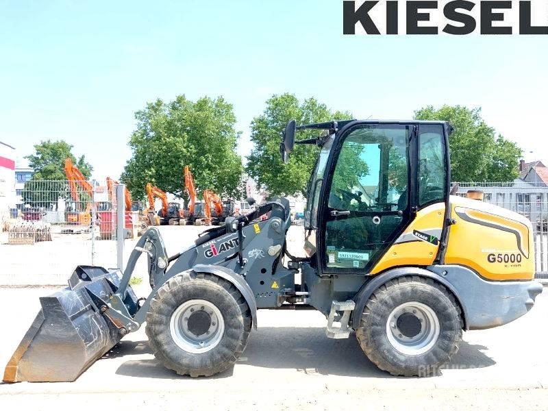 Giant G 5000 X-Tra لوادر انزلاقية التوجيه