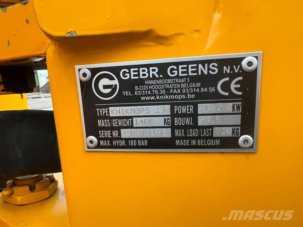 Knikmops KM 130 لوادر صغيرة