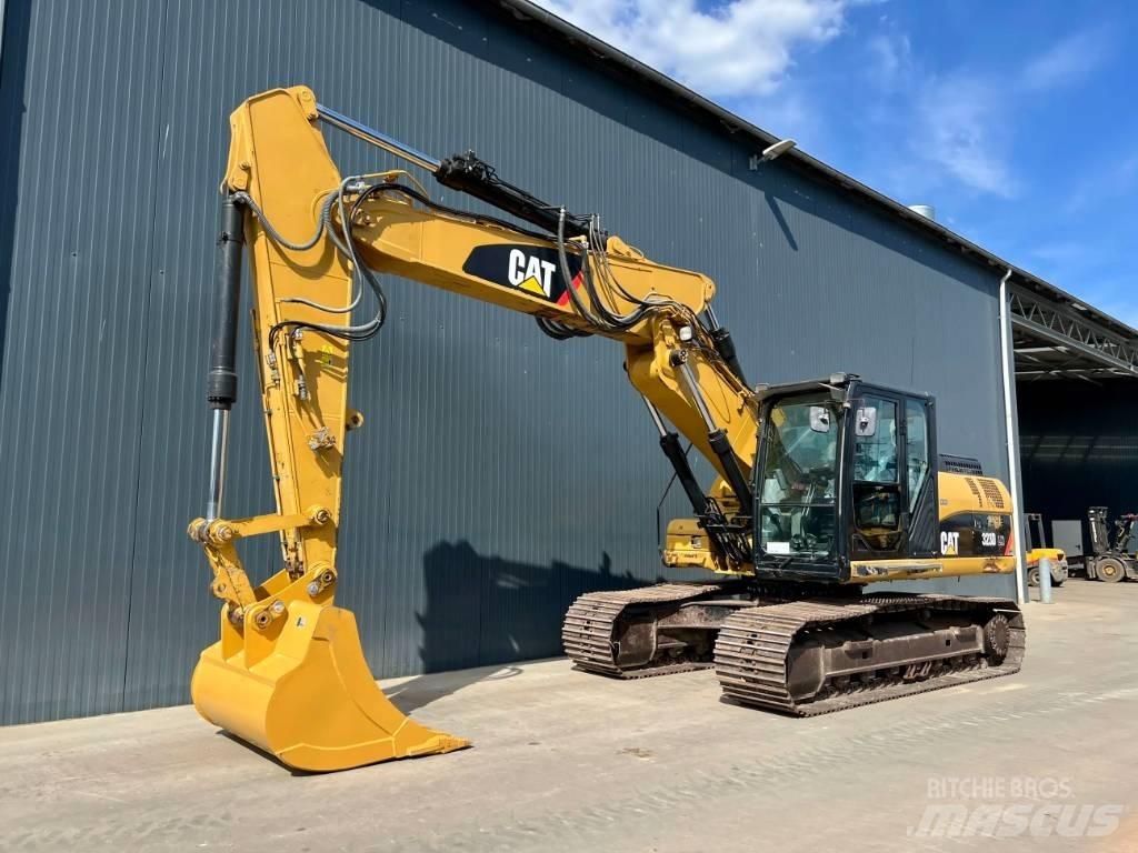 CAT 323D LN VA حفارات زحافة