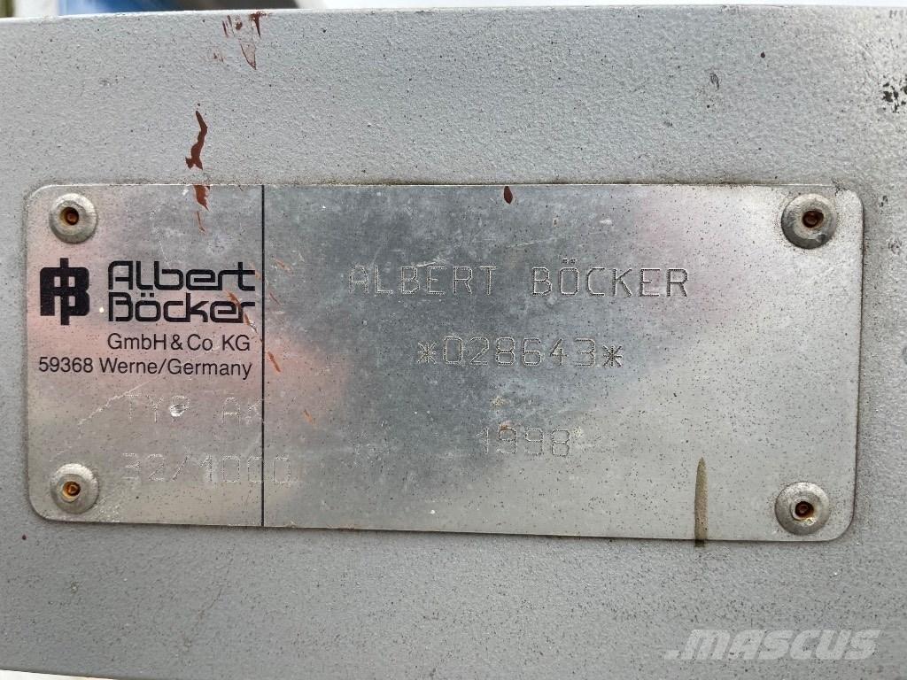 Böcker AK 32/1000 رافعات صالحة لكل أنواع الطرق