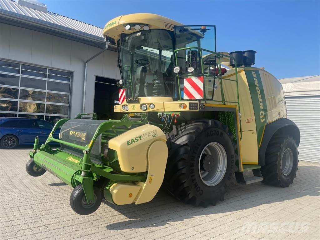 Krone Big X 700 علافات ذاتية الدفع