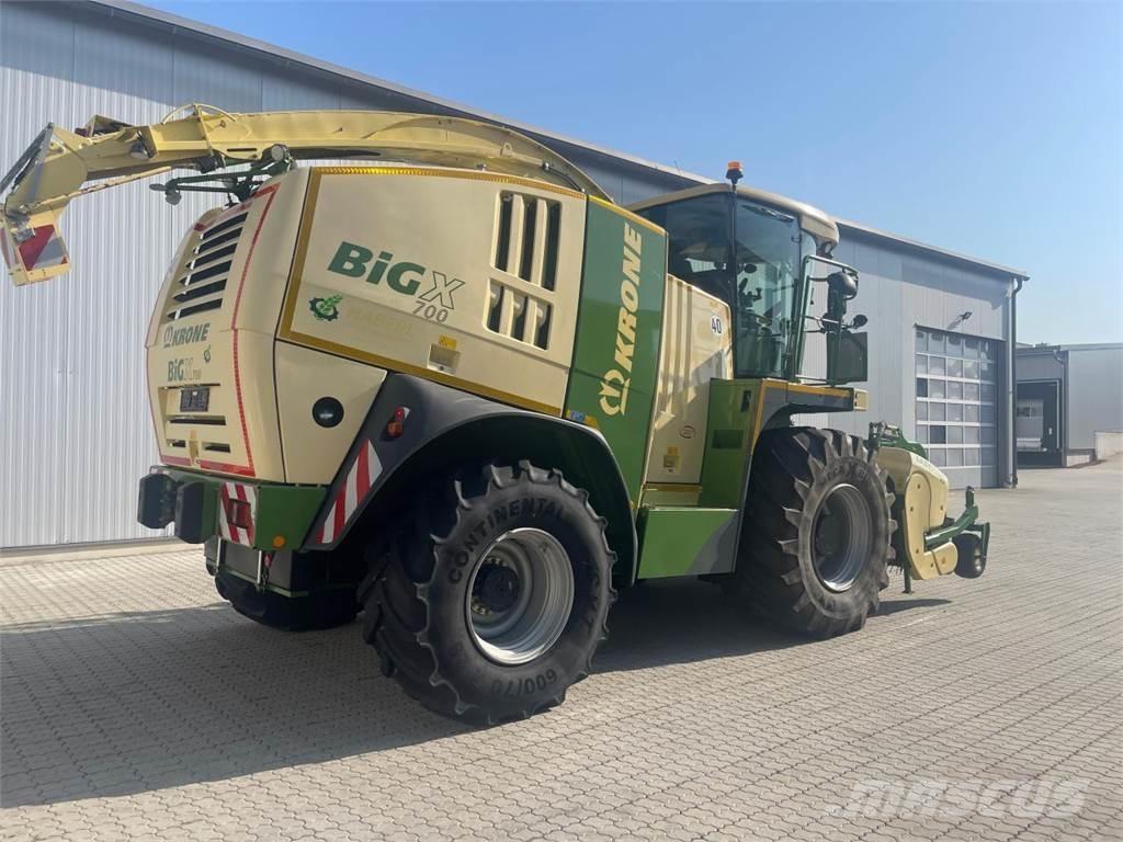 Krone Big X 700 علافات ذاتية الدفع