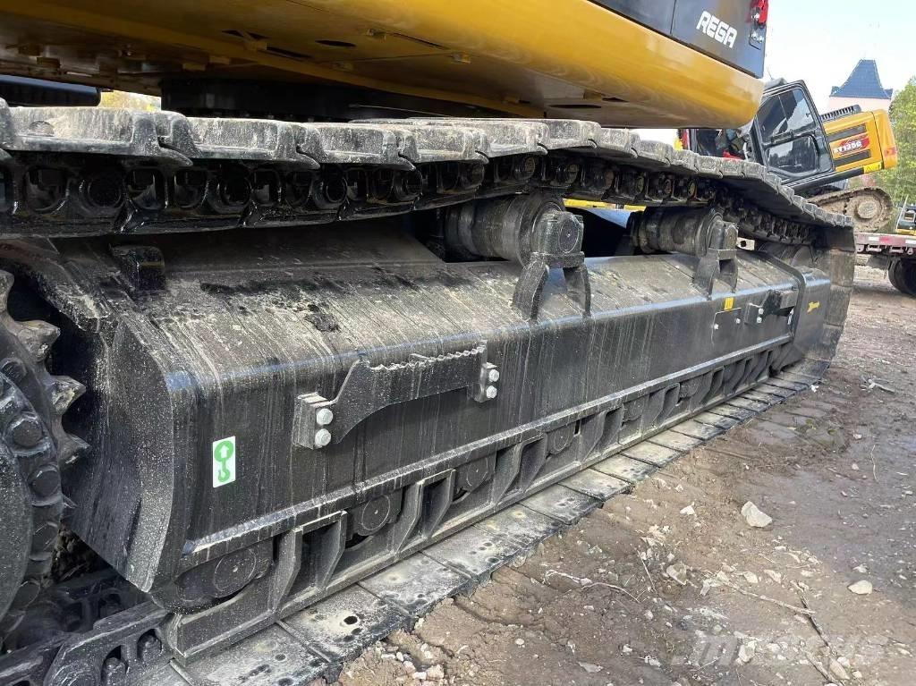 CAT 349 حفارات زحافة