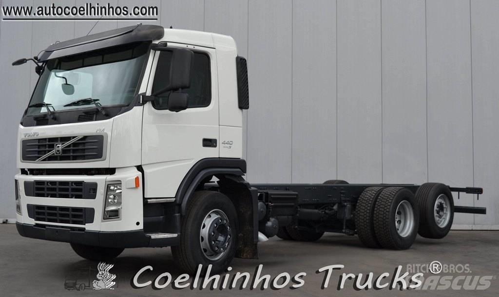 Volvo FM13 440 شاحنات بمقصورة وهيكل