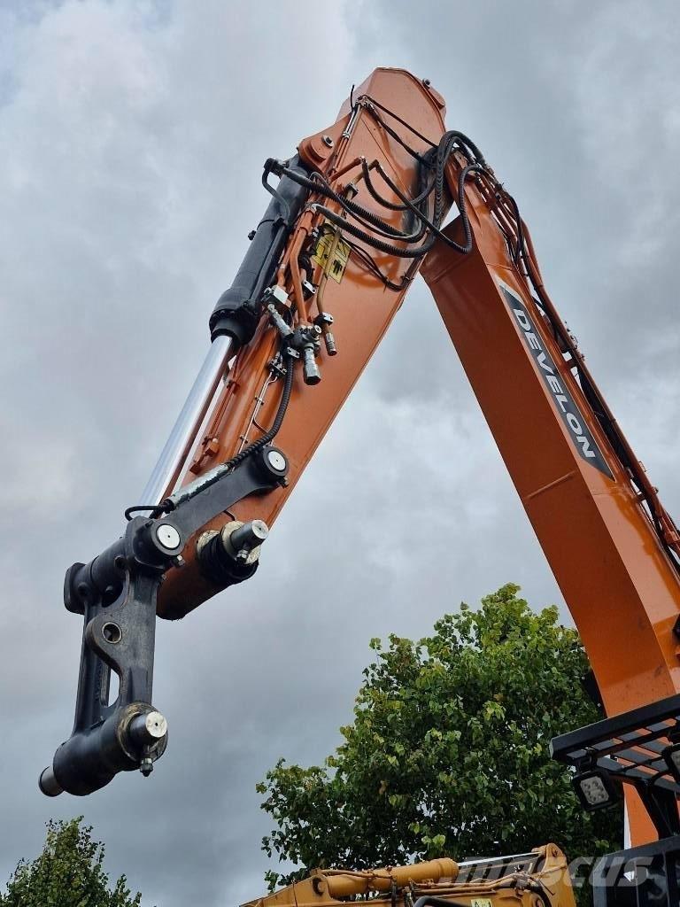 Develon DX 140 LCR-7 حفارات زحافة