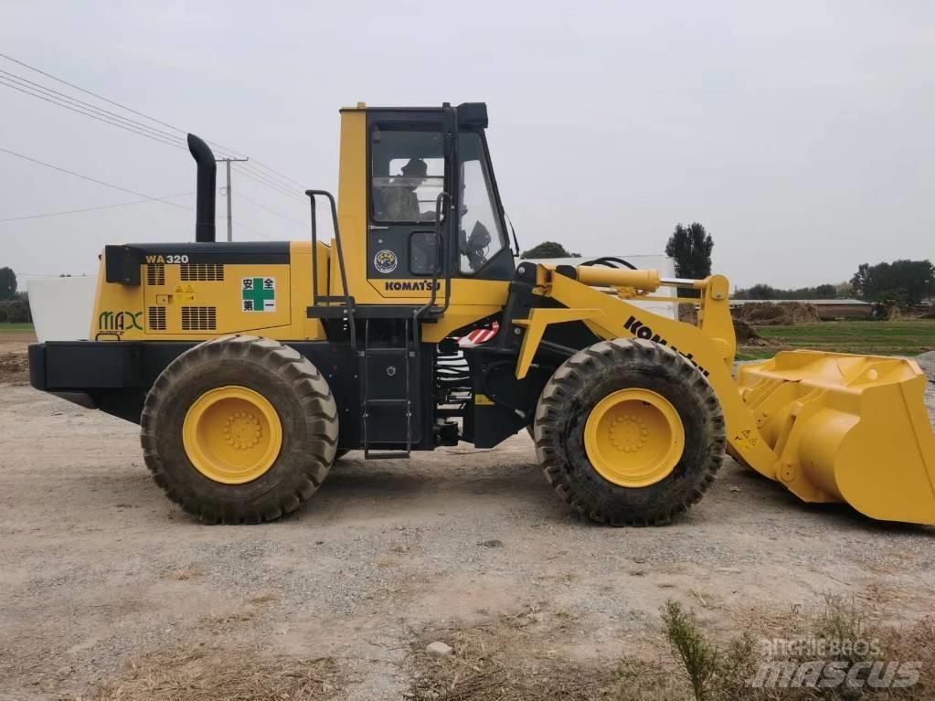Komatsu WA 320-5 لوادر بعجل