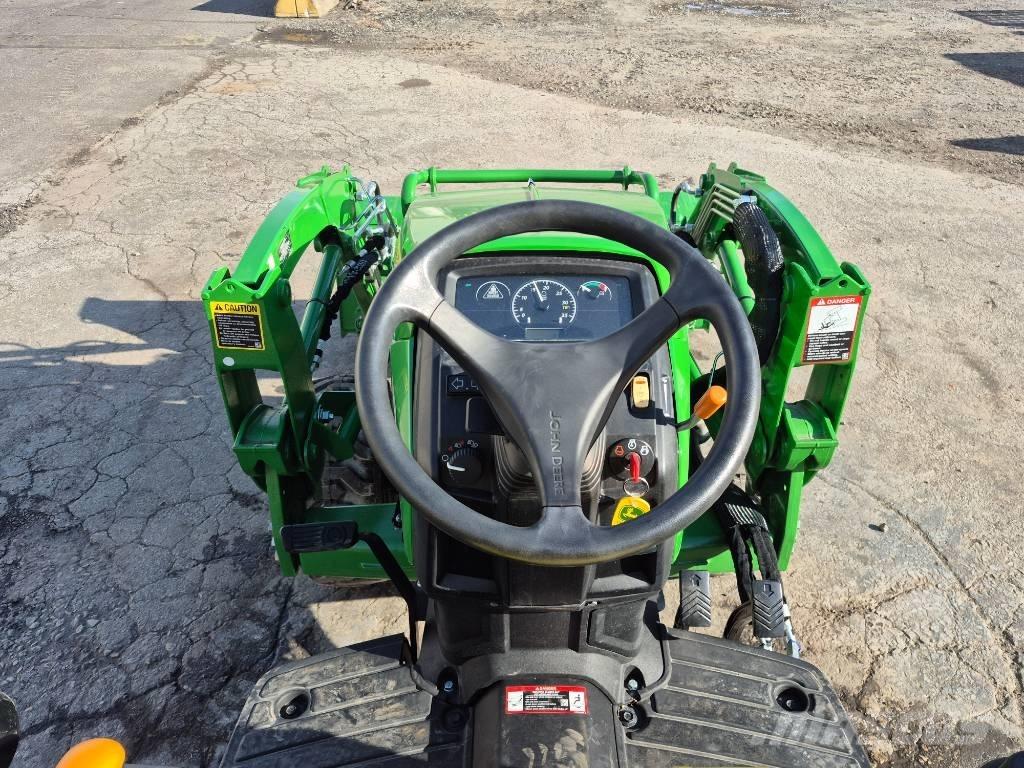 John Deere 2025 R الجرارات