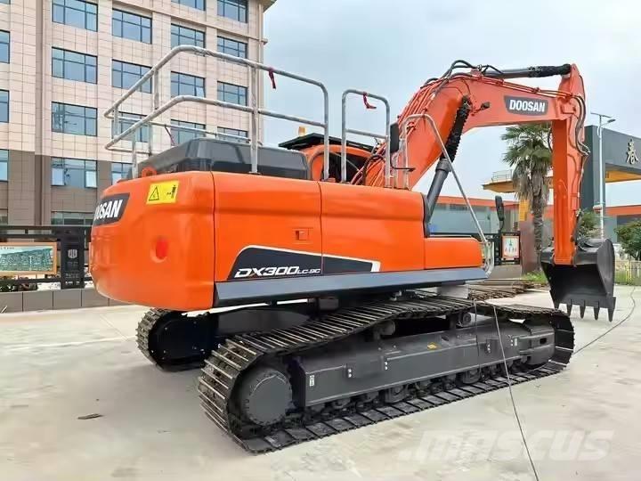Doosan DX 300 LC حفارات زحافة