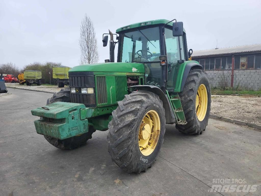 John Deere 6910 الجرارات