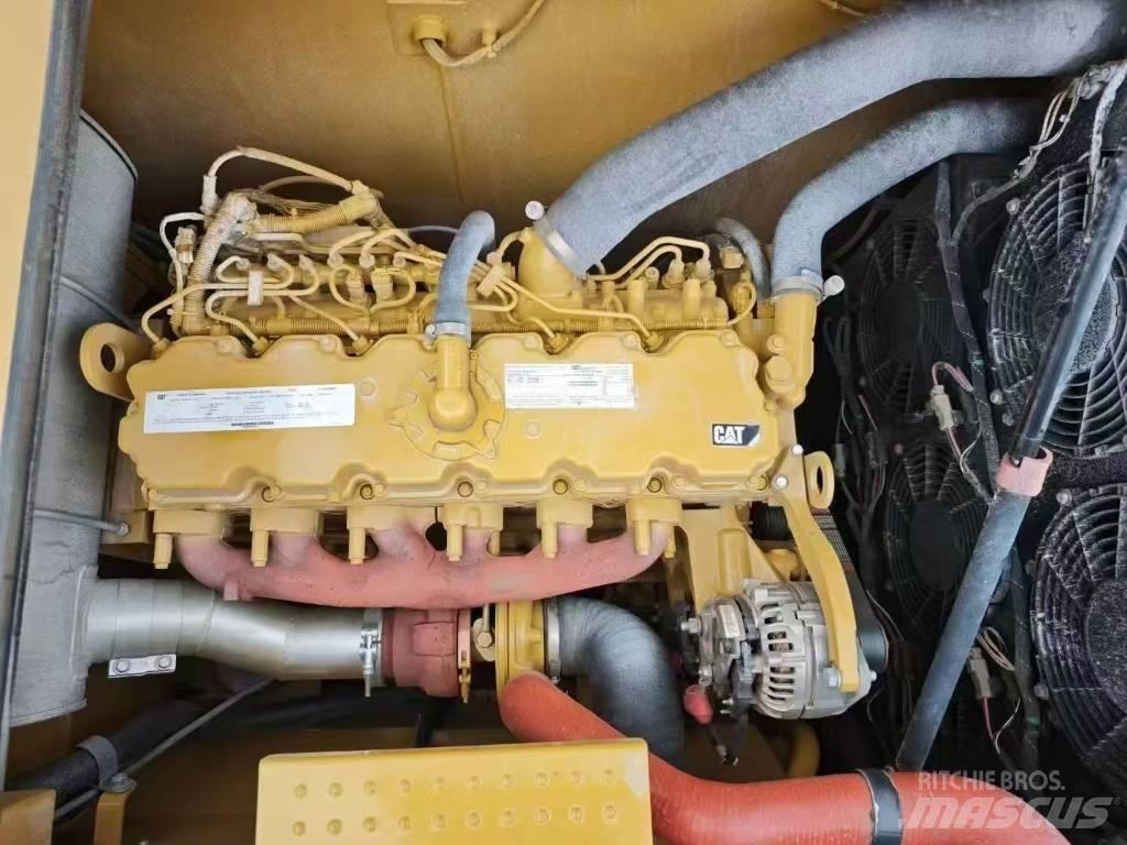 CAT 330GC حفارات زحافة