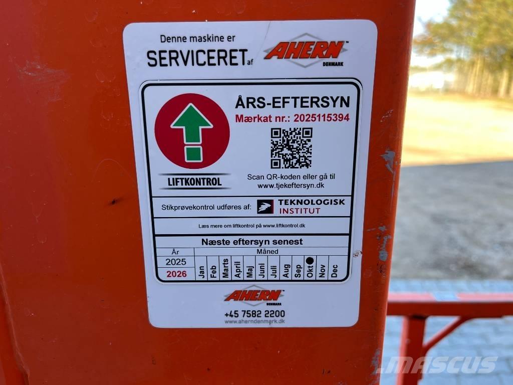 JLG 1230 ES رافعات السارية الرأسية