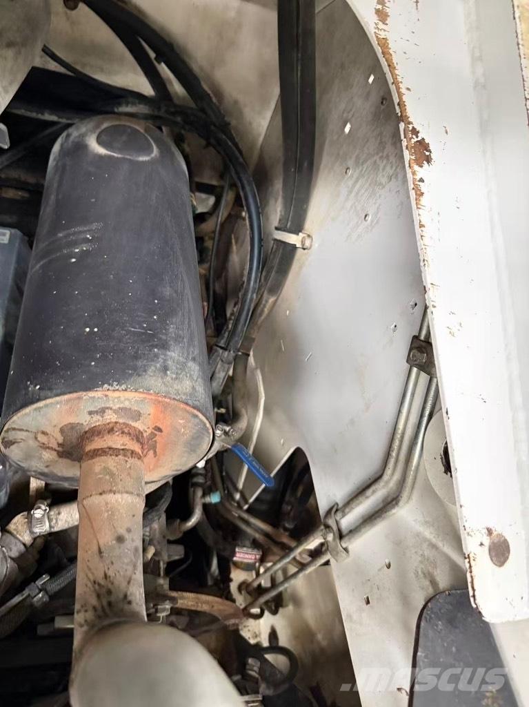 Bobcat S 18 لوادر انزلاقية التوجيه