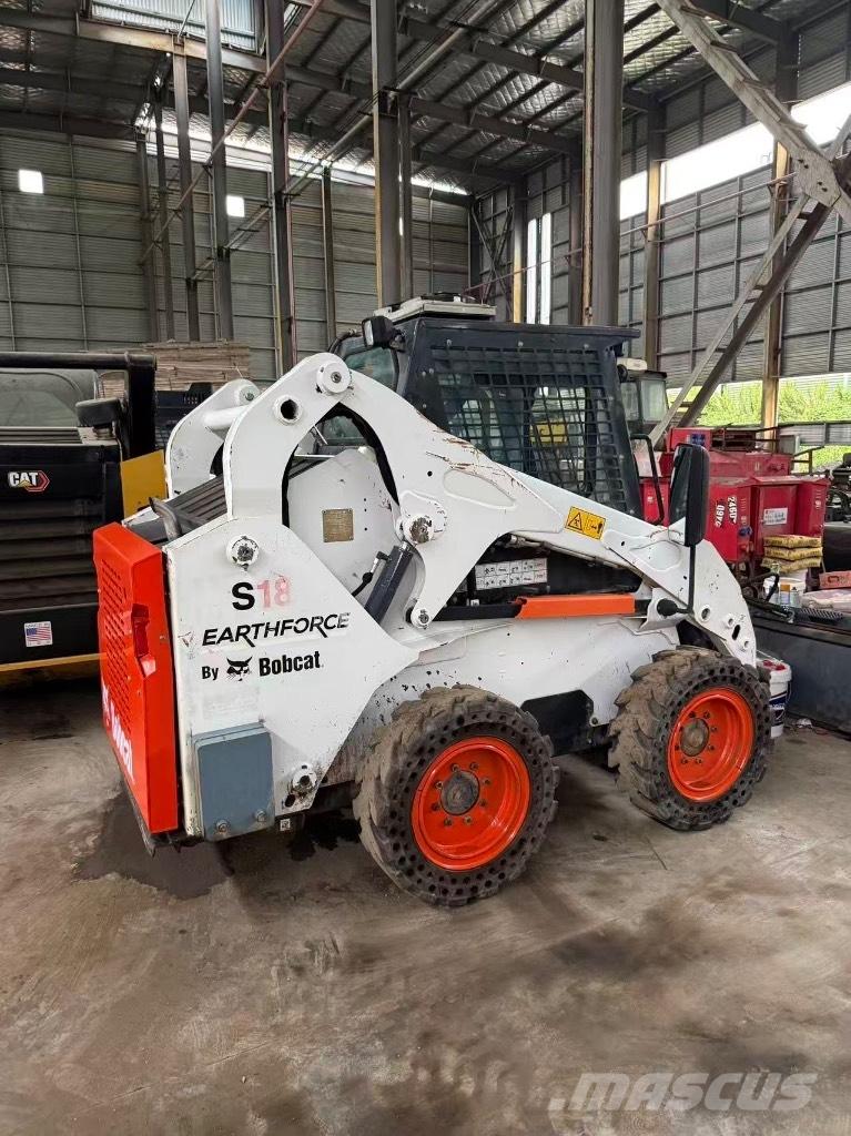 Bobcat S 18 لوادر انزلاقية التوجيه