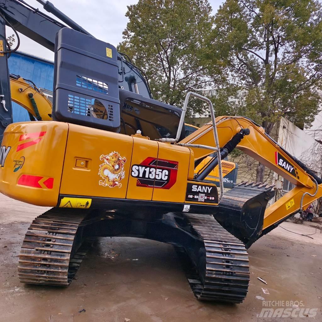 Sany SY 135 C حفارات زحافة