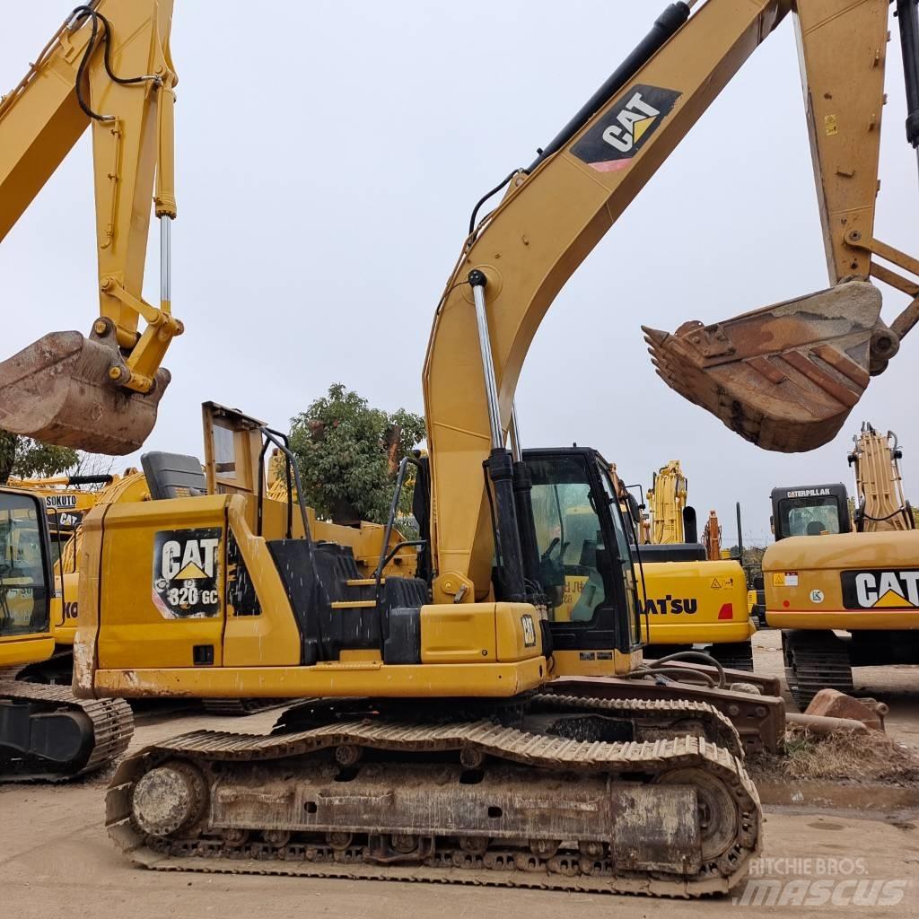CAT 320GC حفارات زحافة