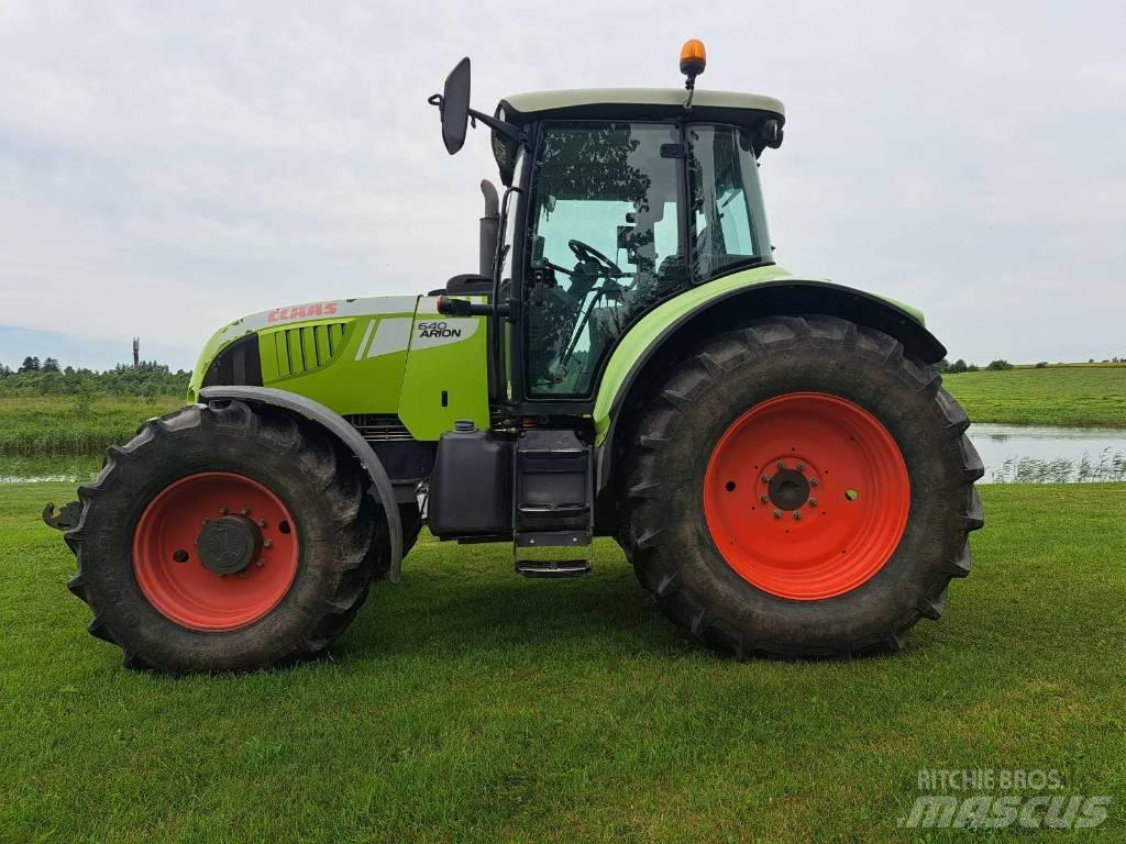 CLAAS Arion 640 الجرارات