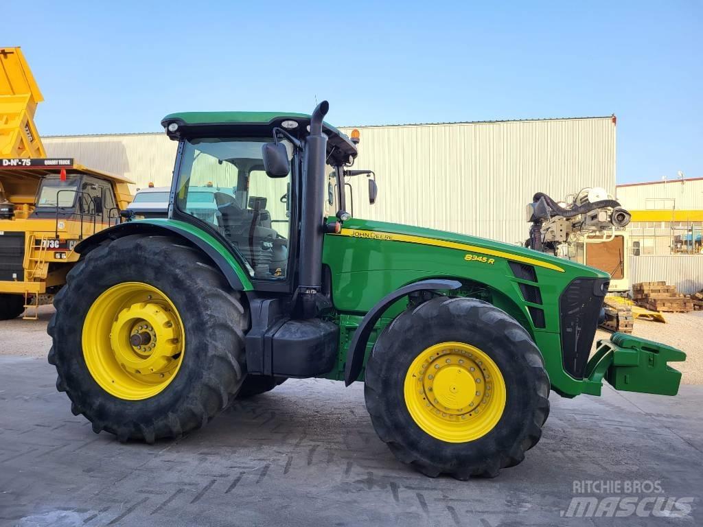 John Deere 8345 R الجرارات